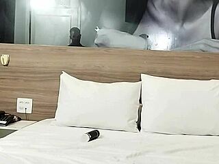 Behind Motel Scenes Curvy MILF Deepthroats Before Creampie Fuck