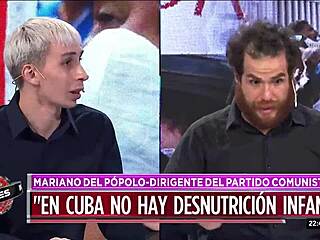 Chico comunista domado en vivo por cubano