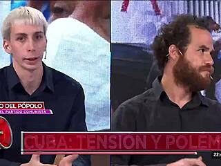 Chico comunista domado en vivo por cubano