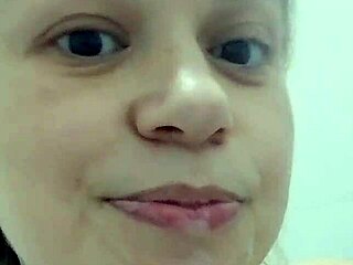ele todo tarado no hospital gostou na minha boca e eu me masturbei gostoso pra vcs no banheiro
