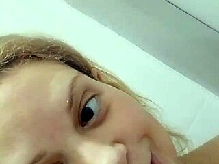 ele todo tarado no hospital gostou na minha boca e eu me masturbei gostoso pra vcs no banheiro