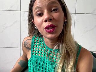 o safado socou a rola no meu cuzinho antes de viajar