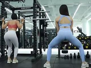 Two Sexy Korean Fitness Models Workout Together