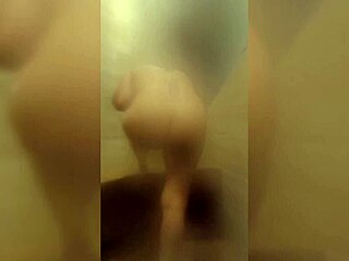 Ducha caliente de milf latina before brutal fuck