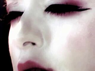 A beautiful geisha gives passionate blowjob