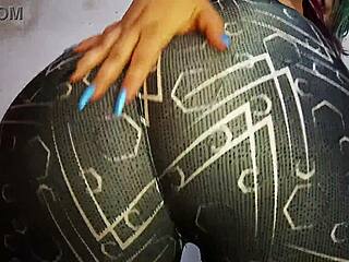 smell my yoga pants and jerk your small cock