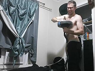 Hunghank69 update 32 muscular bodybuilder jerk off
