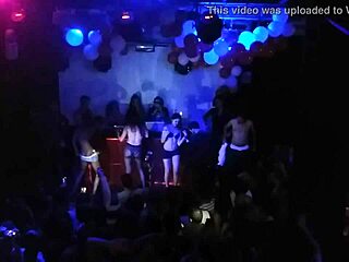 novinhas in panties tease at lapa